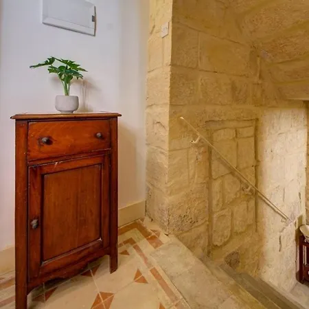 Ta' Zaren Townhouse In Feriehus Siggiewi