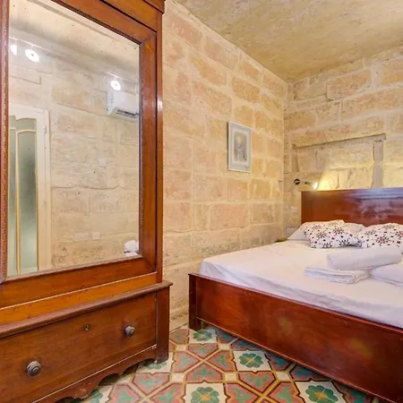 Сasa de vacaciones Ta' Zaren Townhouse In Siggiewi