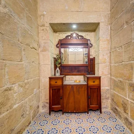 Ta' Zaren Townhouse In Tatil Evi