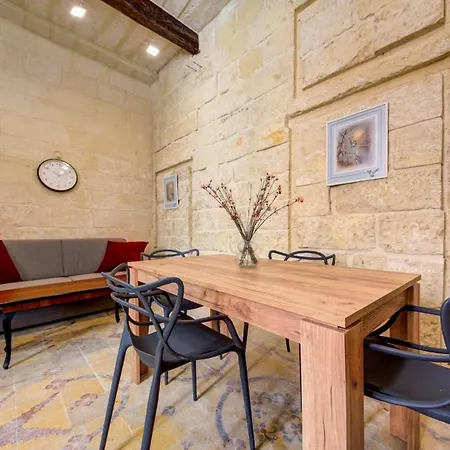 Сasa de vacaciones Ta' Zaren Townhouse In *