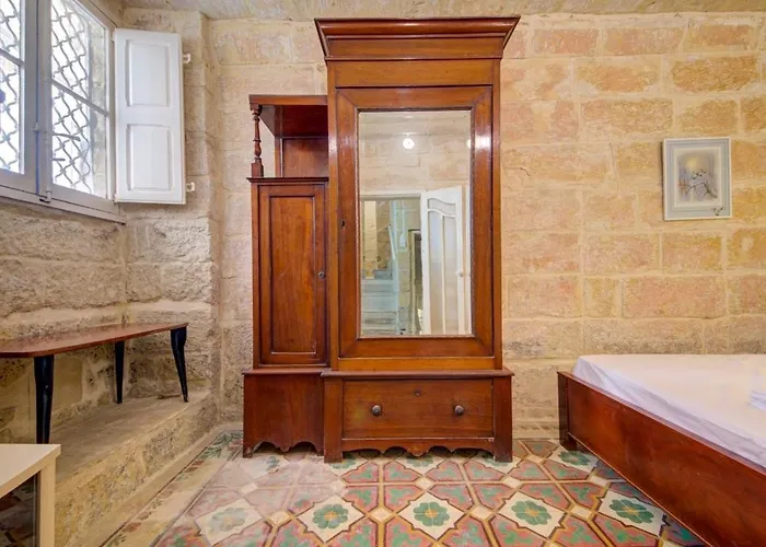 Ta' Zaren Townhouse In Case de vacanță *