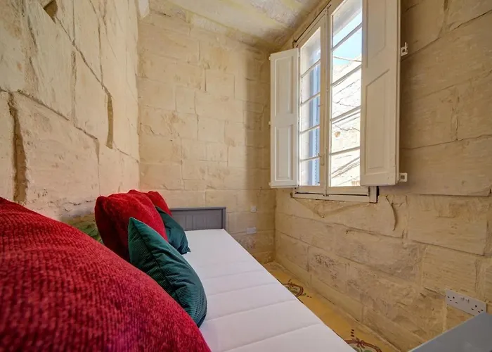 Ta' Zaren Townhouse In *