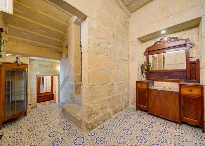 Ta' Zaren Townhouse In Case de vacanță *